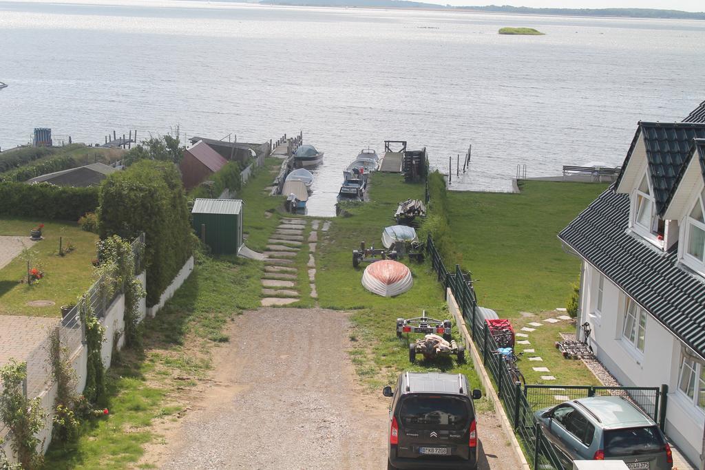 Gasthof Breeger-Bodden Hotel Exterior photo